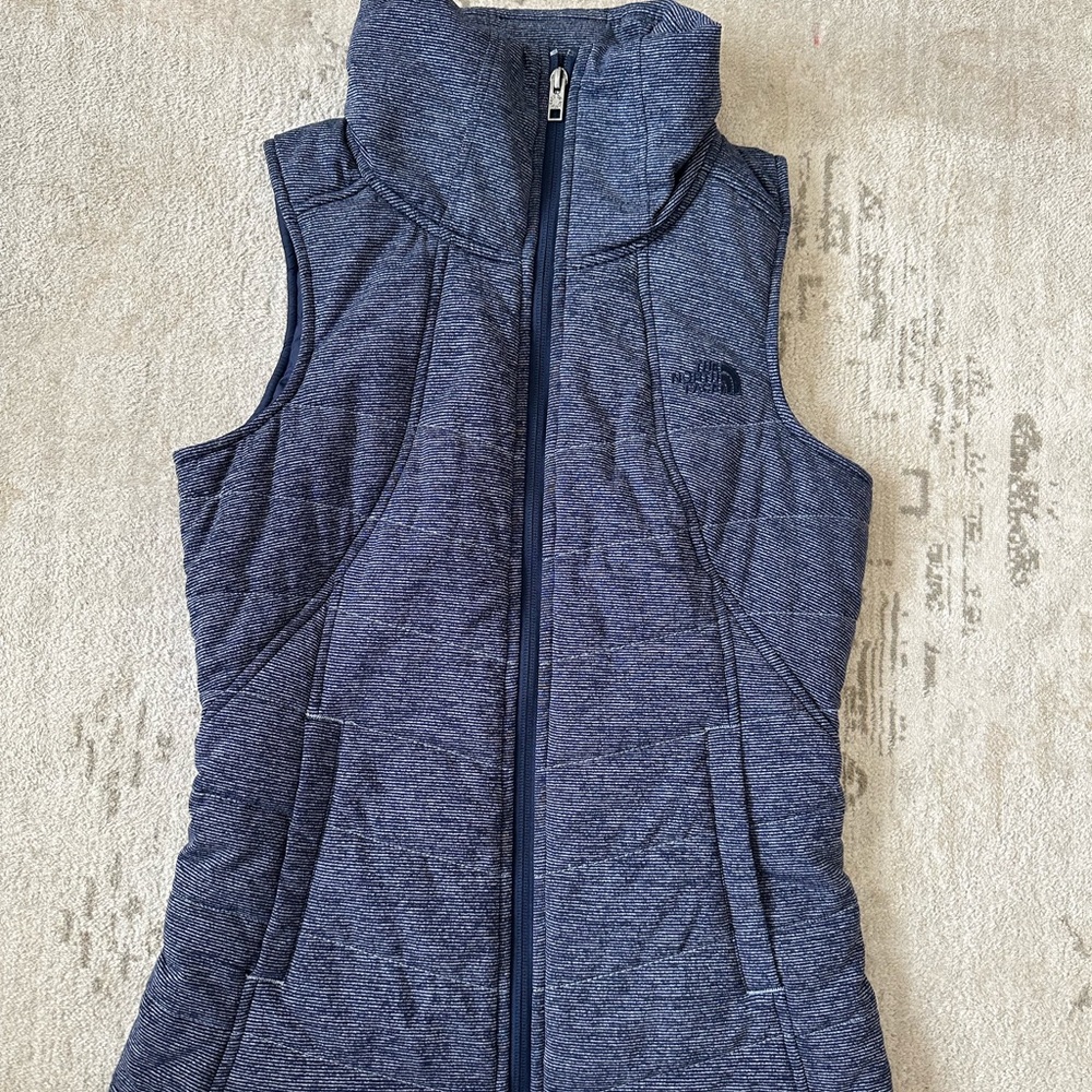 North Face Blue Heathered
Puffer Vest